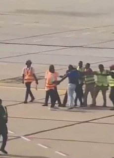 Stowaway Nabbed Hiding Between Aircraft Tyres at Ilorin Airport 2 Ilorin Airport: Stowaway Nabbed While Hiding Between Aircraft Tyres