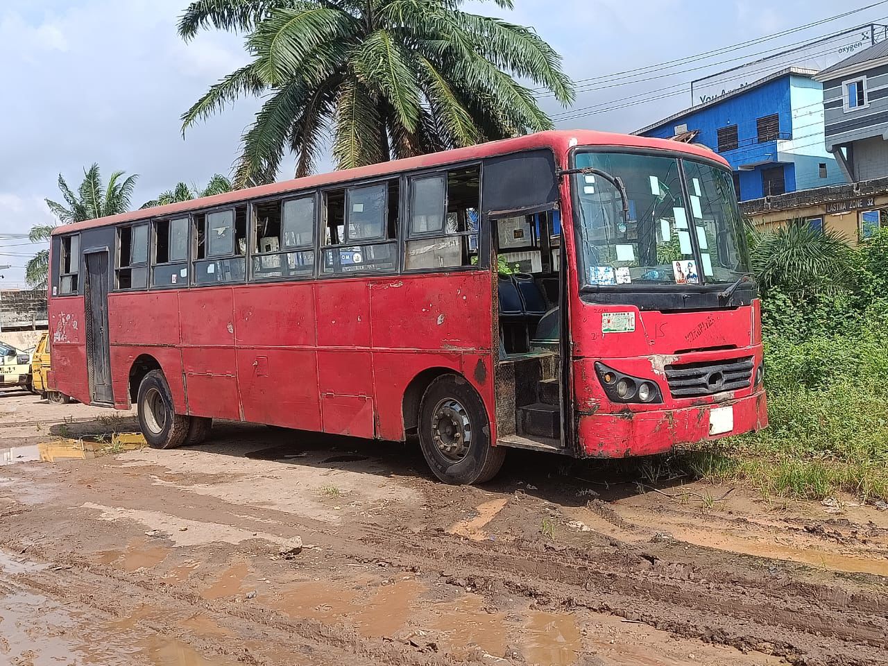 RE: Viral Video Involving Process of Arrest of a Bus Conductor by a Police Officer 2 Lagos Police React to Viral Video of Bus Conductor’s Arrest