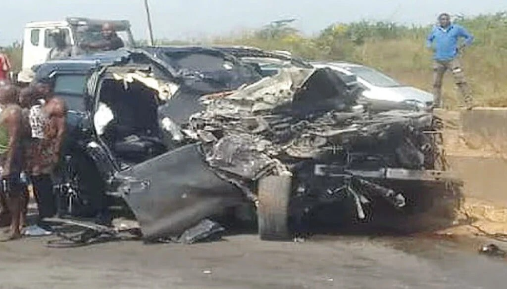 Bystanders stole Anthony Joshua’s phone at accident scene – Uncle