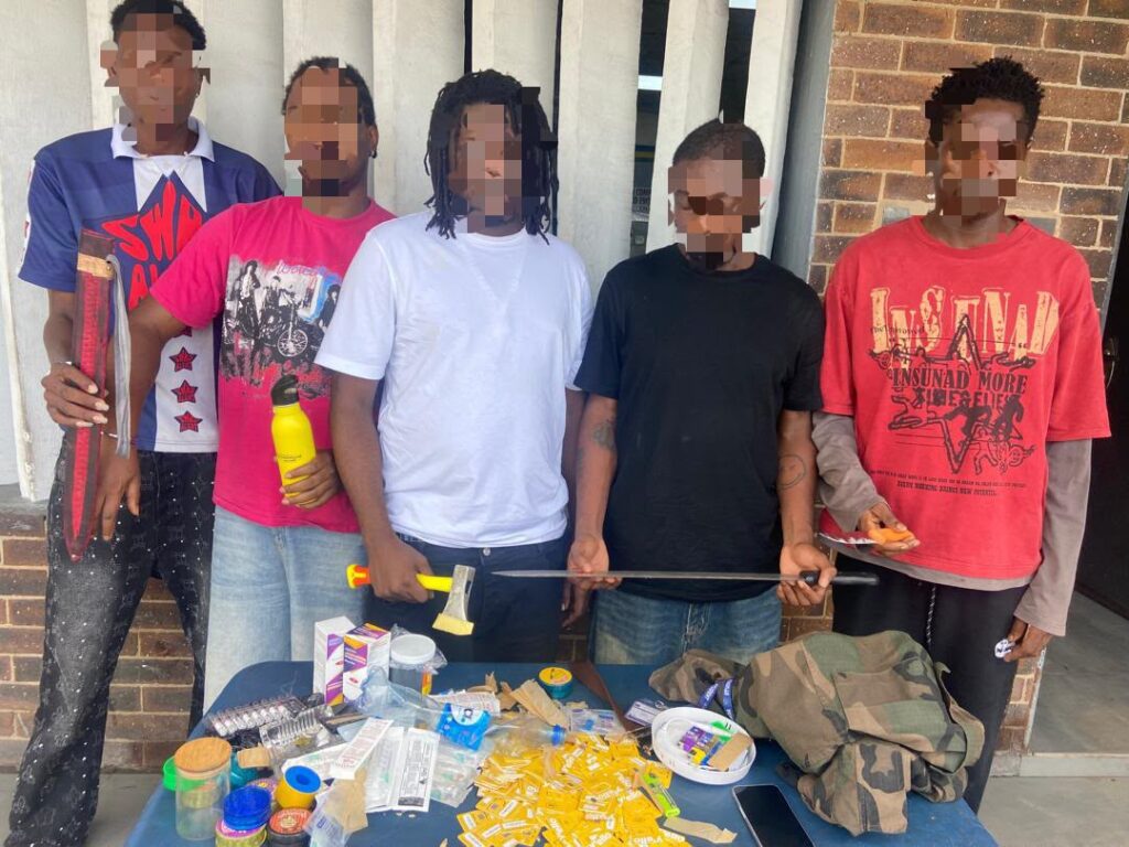Lagos Police Arrest Five Suspected Cultists, Recover Weapons, Hard Drugs